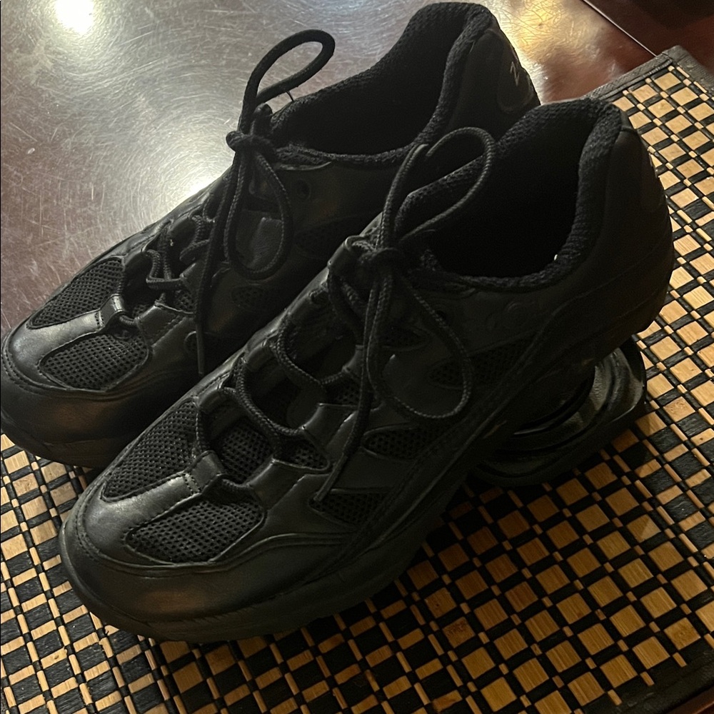 Z-Coil Black Womens Athletic Shoes
